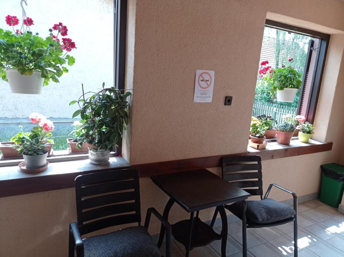 Partifecske Vendeghaz Hotell Tiszafüred Exteriör bild
